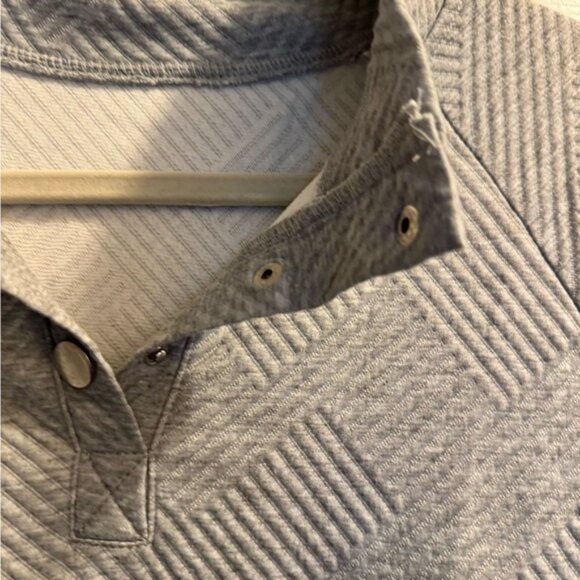 Women’s pullover size large - Picture 4 of 5